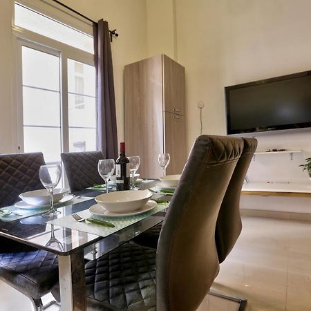 Charming Valletta 1 Bedroom Apartment Off Republic Street Sleeps 4 Exterior photo