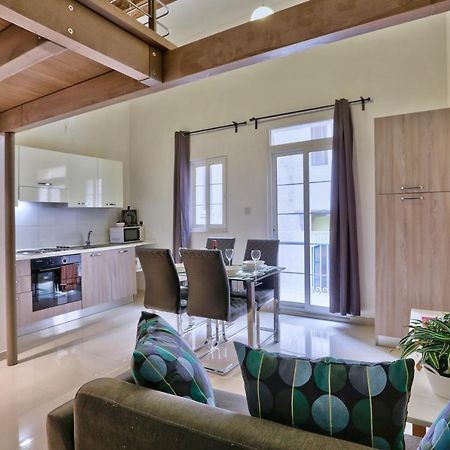 Charming Valletta 1 Bedroom Apartment Off Republic Street Sleeps 4 Exterior photo
