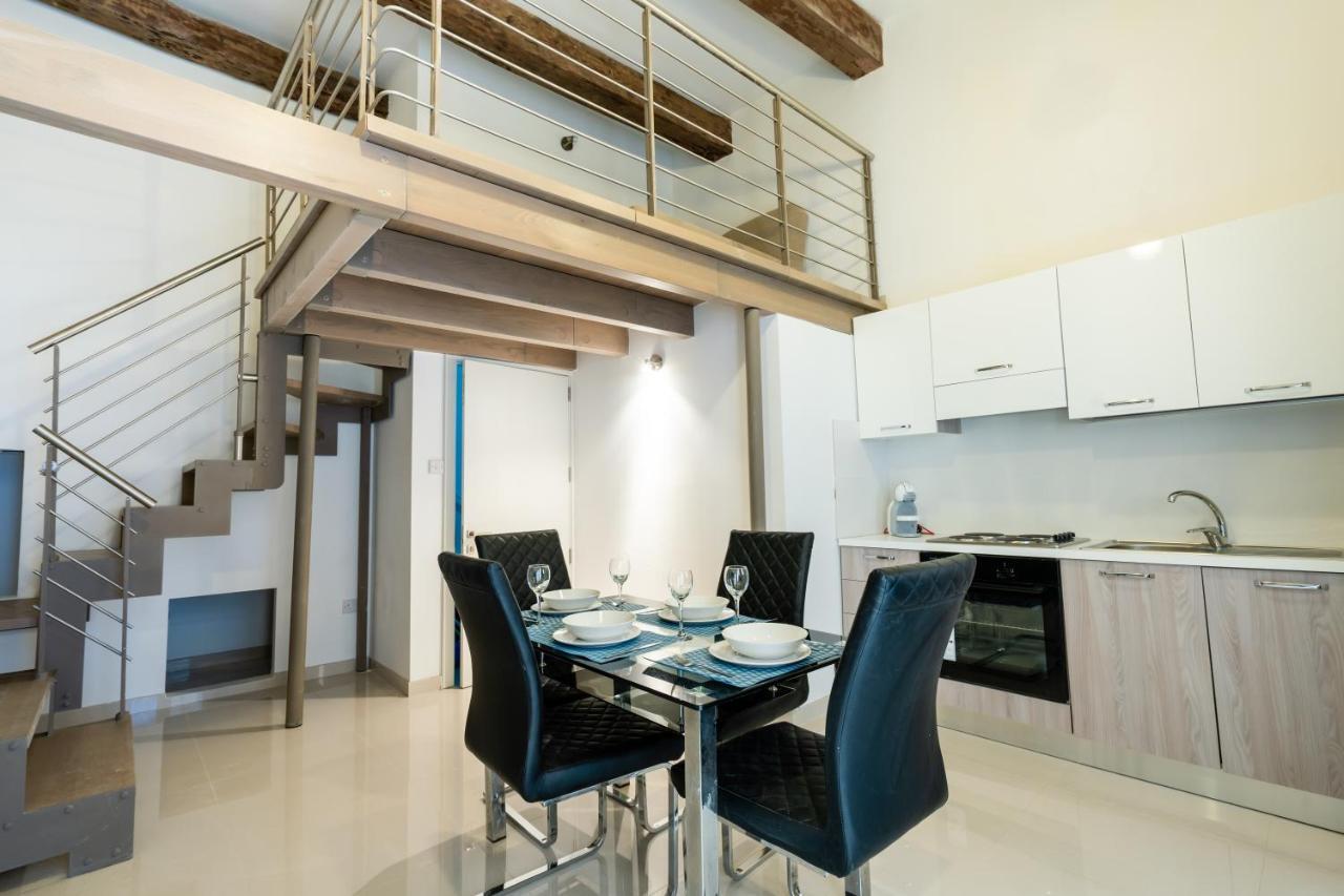 Charming Valletta 1 Bedroom Apartment Off Republic Street Sleeps 4 Exterior photo