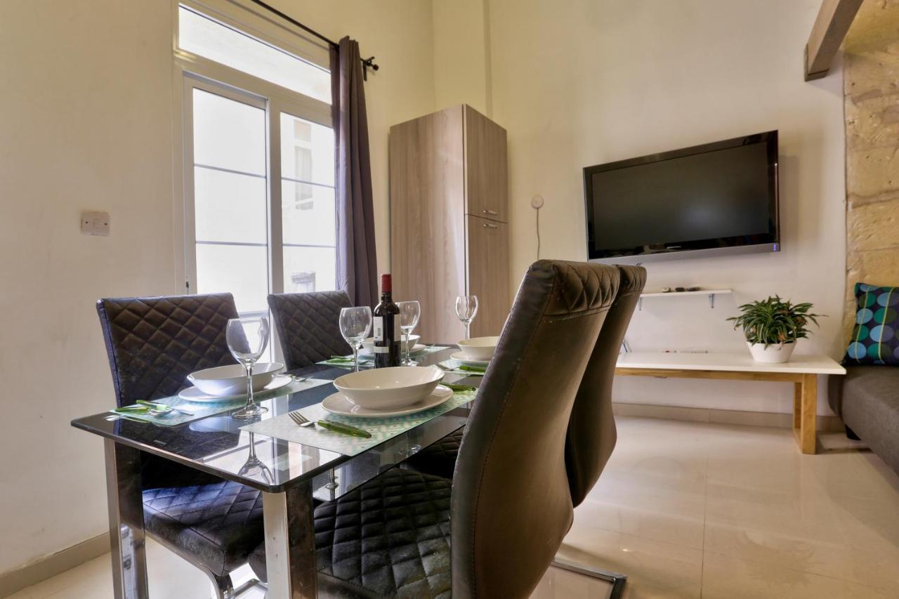 Charming Valletta 1 Bedroom Apartment Off Republic Street Sleeps 4 Exterior photo